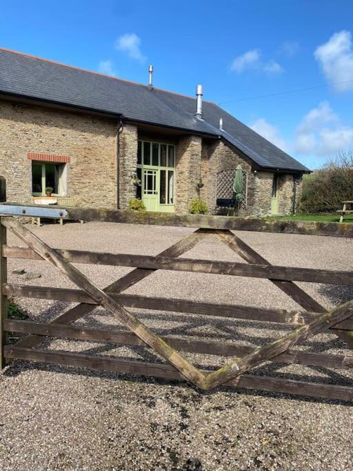 Villa The Wheelhouse At Hewish Mill Bittadon Exterior foto
